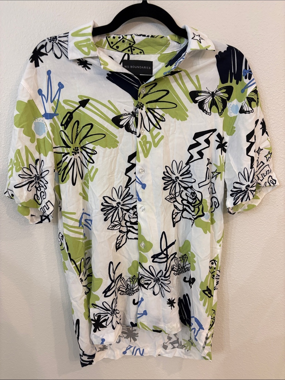 No Boundaries White Button-Up Shirt with Green & Black Graphic Floral Print